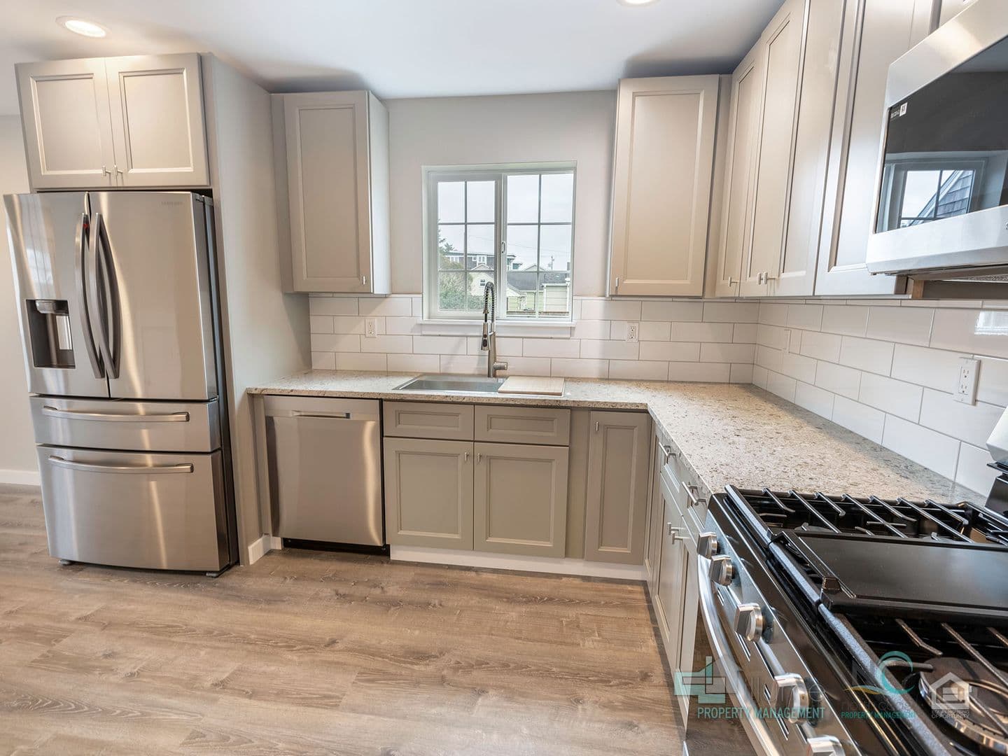 Seaside House: 521 S. Edgewood- Unit B