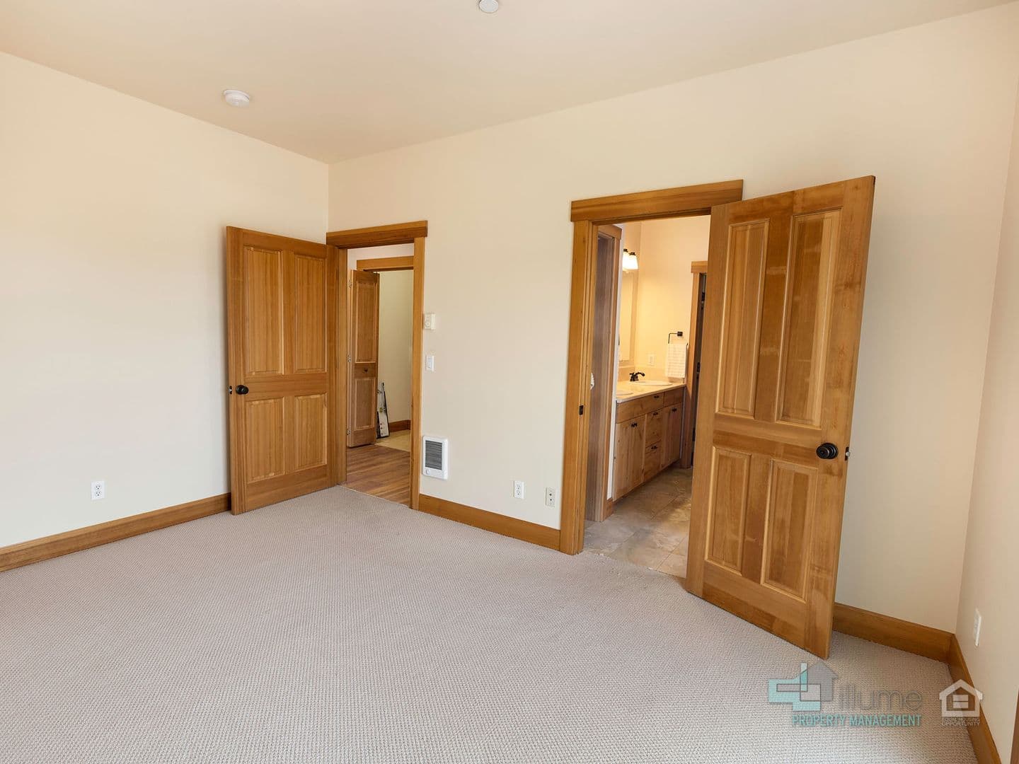 Seaside Condo: 224 N Holladay Dr