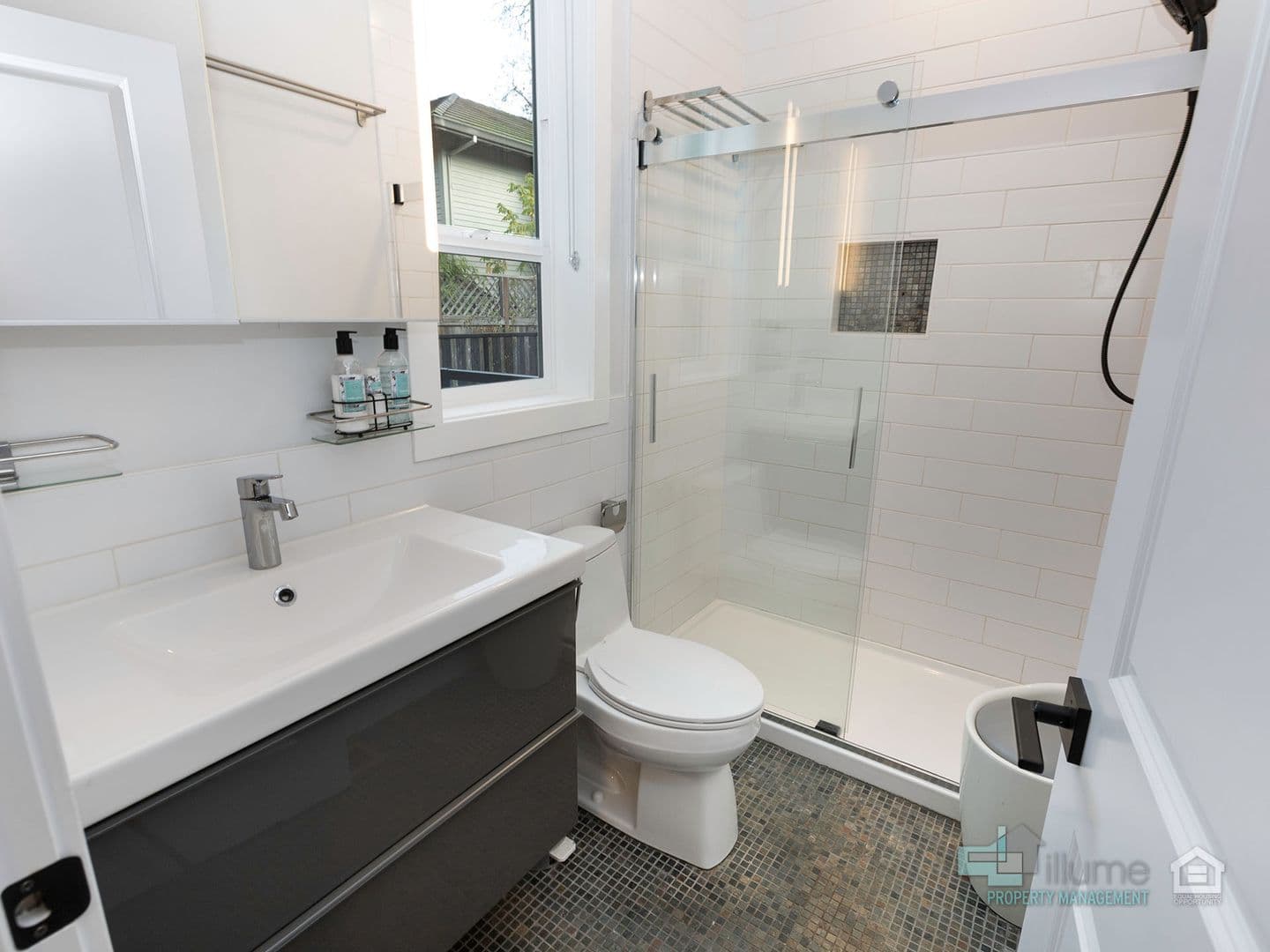 Lake Oswego House: 35 Oriole Lane