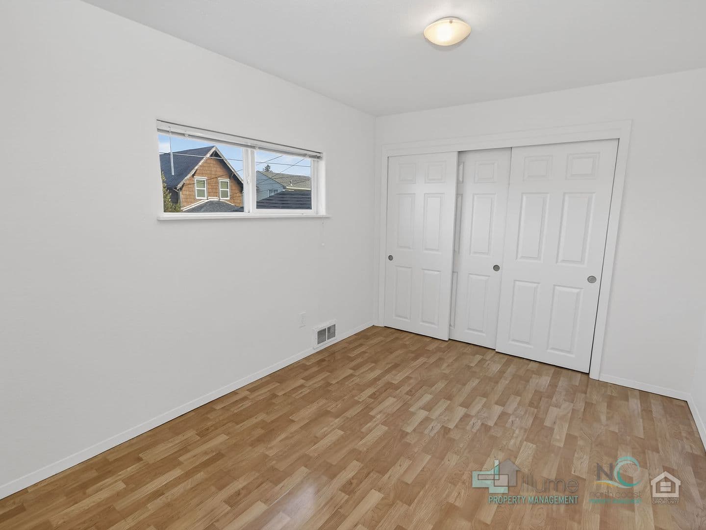 Seaside Apartment: 849 1st Ave