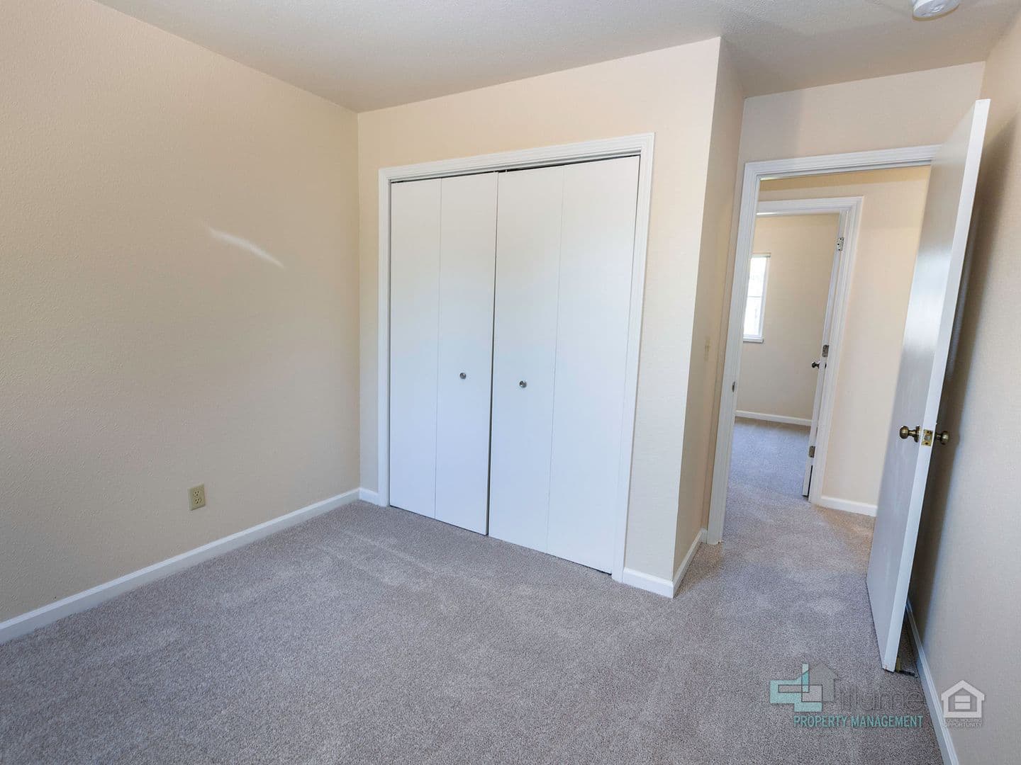 Salem Apartment: 3489 - 3493 Hawthorne Ave. NE