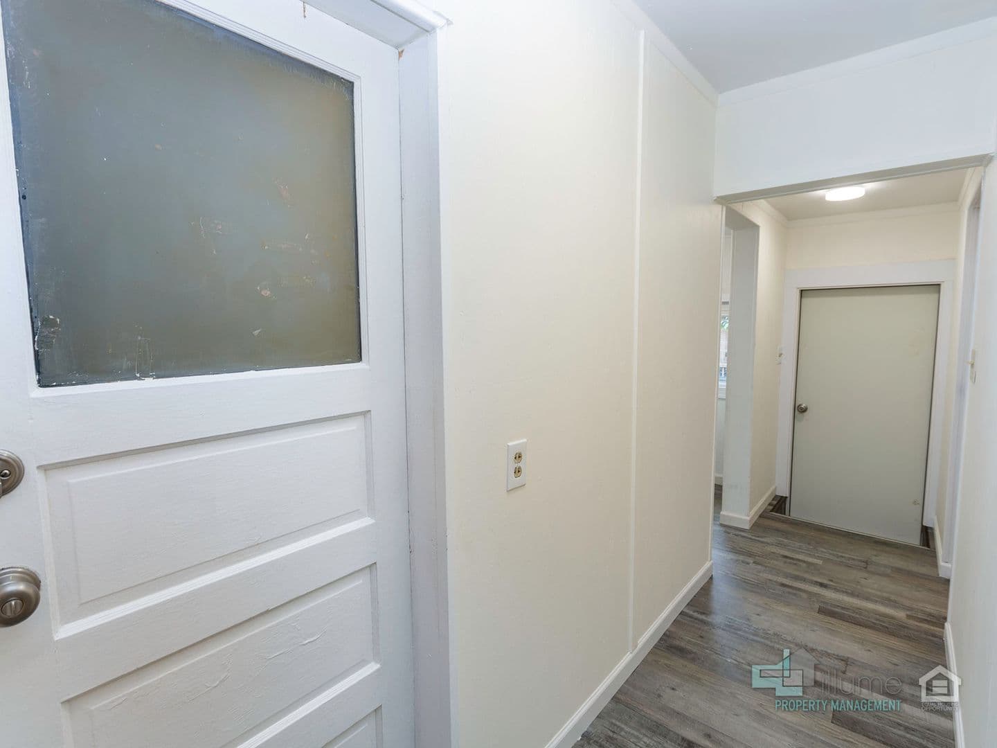 Salem Apartment: 365 16th St SE