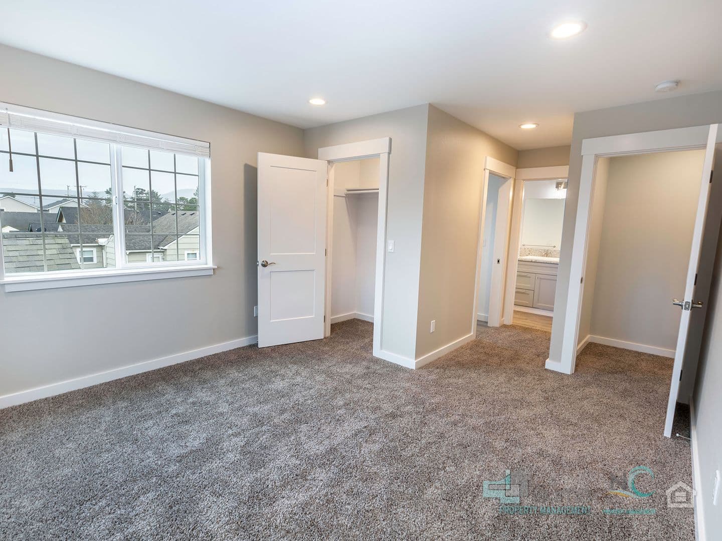Seaside House: 521 S. Edgewood- Unit B
