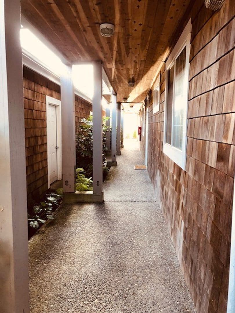 Seaside House: 1108 S. Holladay Dr. #14