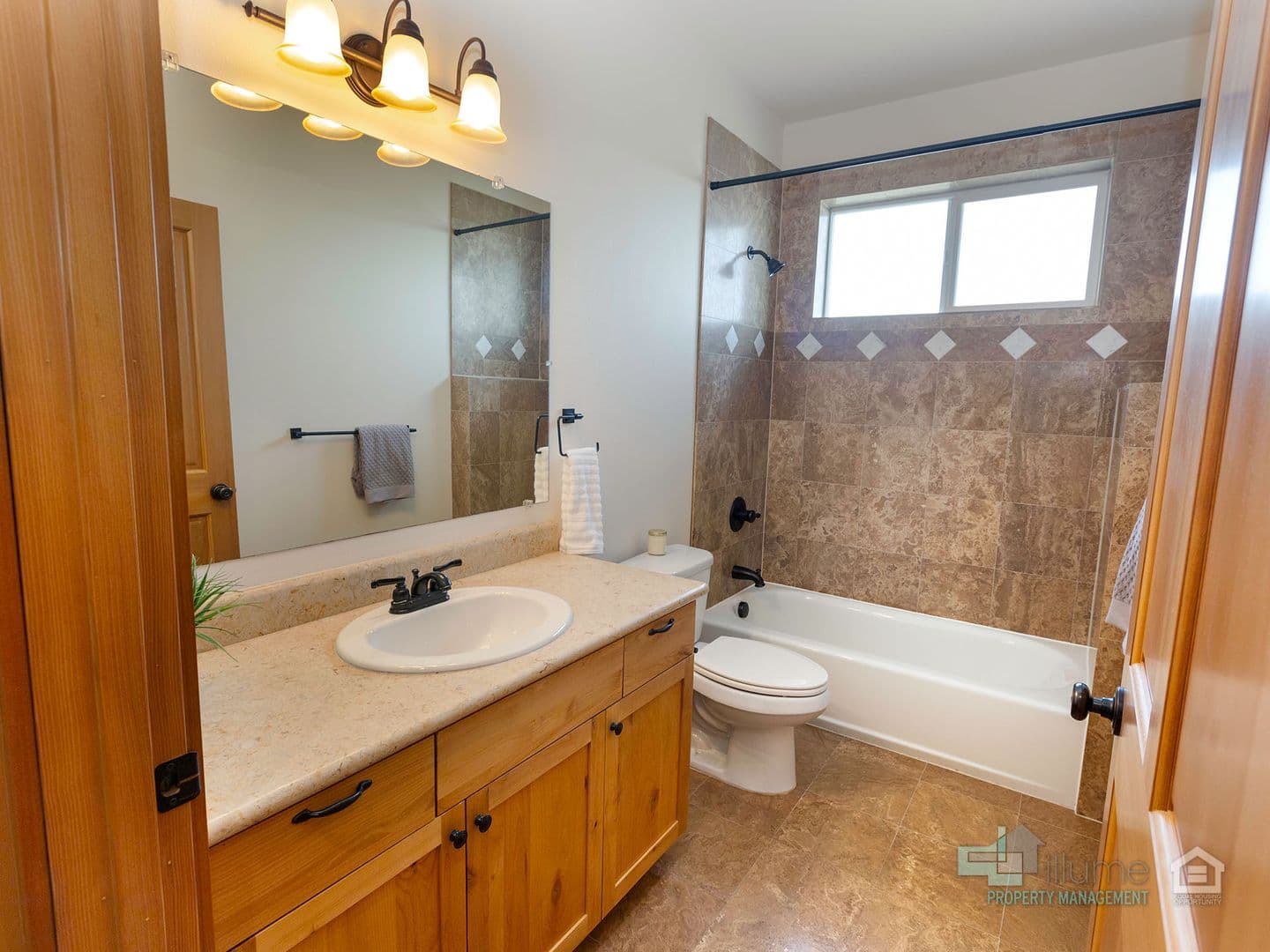 Seaside Condo: 224 N Holladay Dr