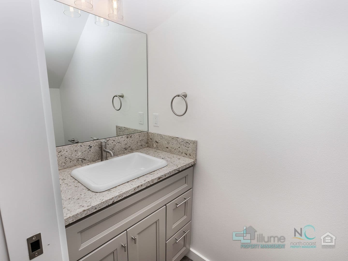 Seaside House: 521 S. Edgewood- Unit B