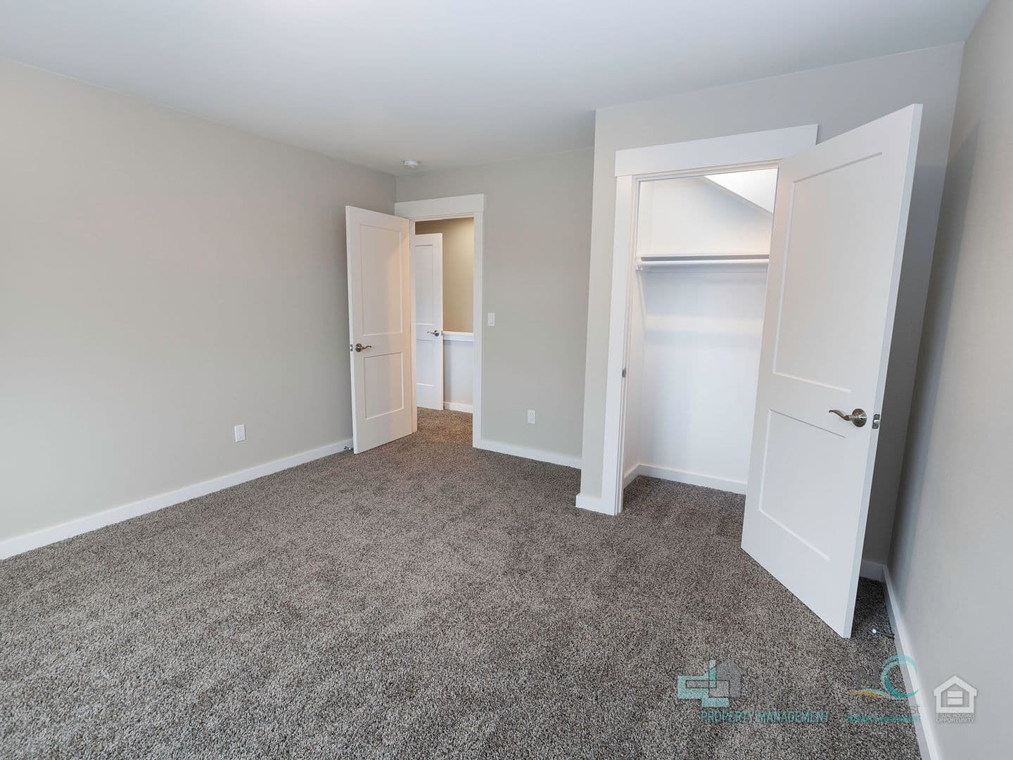 Seaside House: 521 S. Edgewood- Unit B
