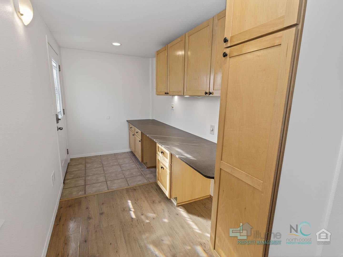Seaside Apartment: 849 1st Ave