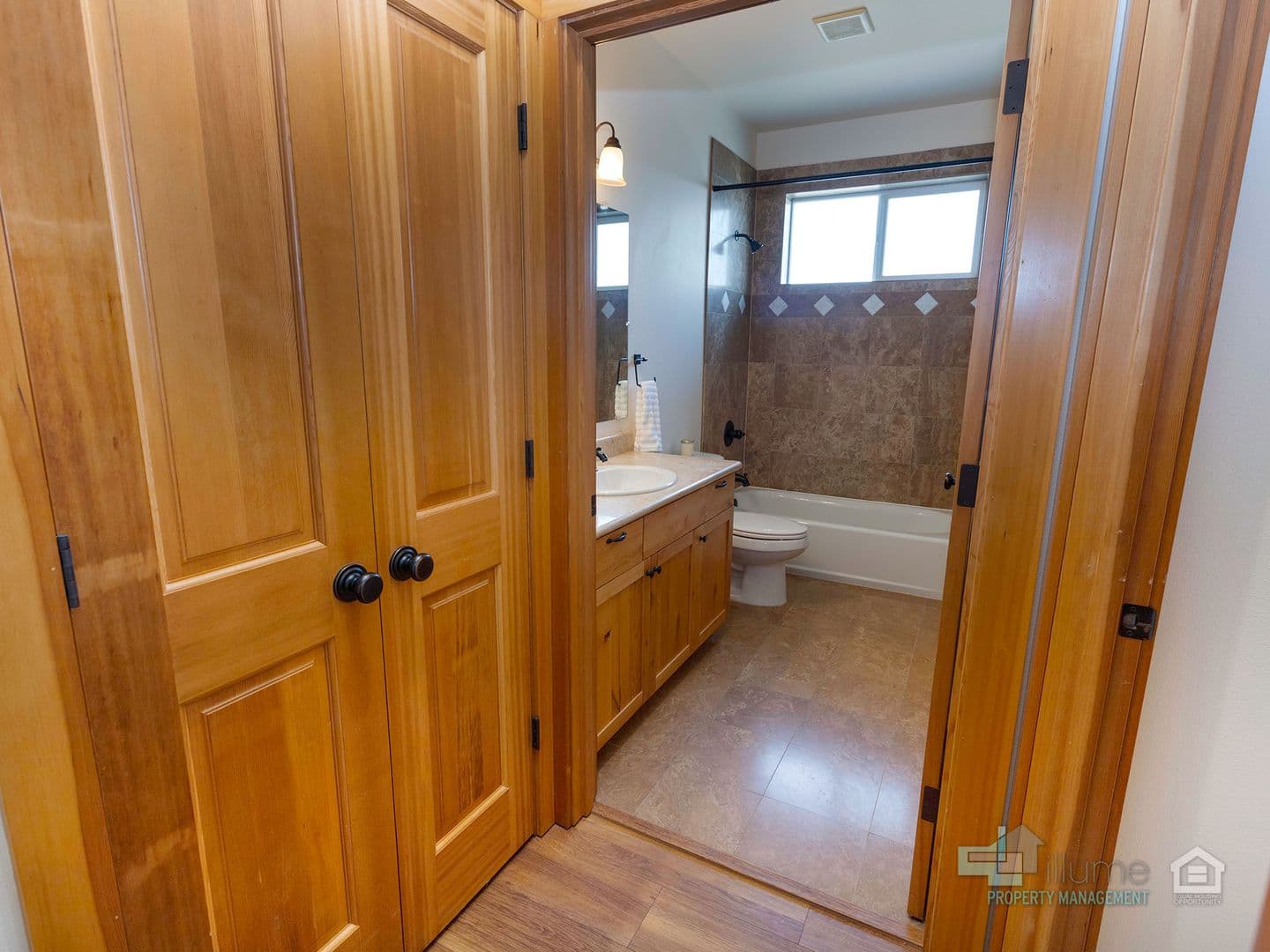 Seaside Condo: 224 N Holladay Dr
