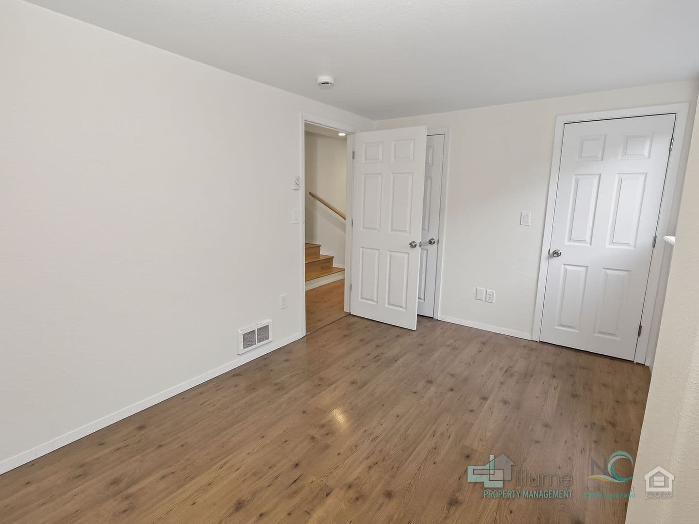 Seaside Apartment: 849 1st Ave