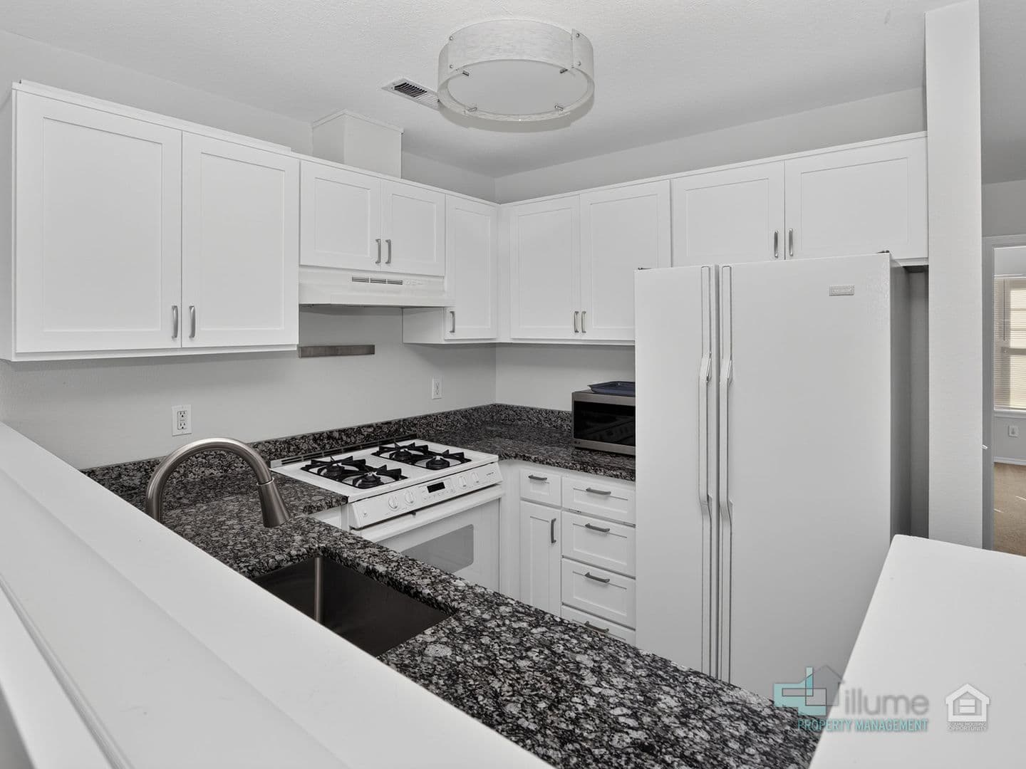 Portland Apartment: 220-244 NE Bridgeton Rd