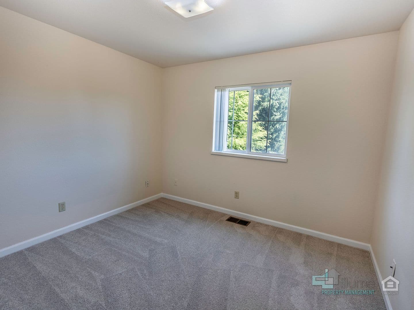 Salem Apartment: 3489 - 3493 Hawthorne Ave. NE