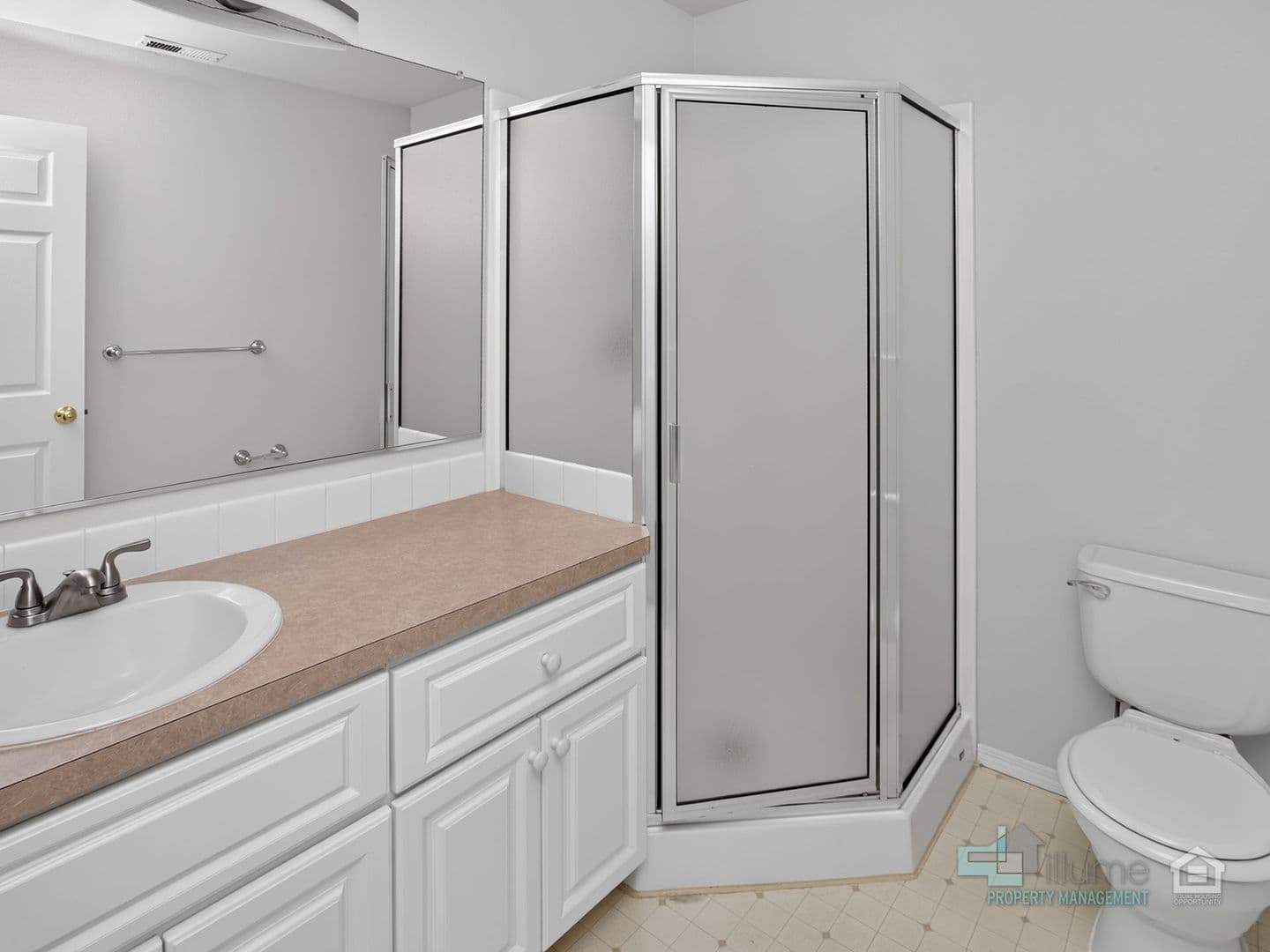 Portland Apartment: 220-244 NE Bridgeton Rd