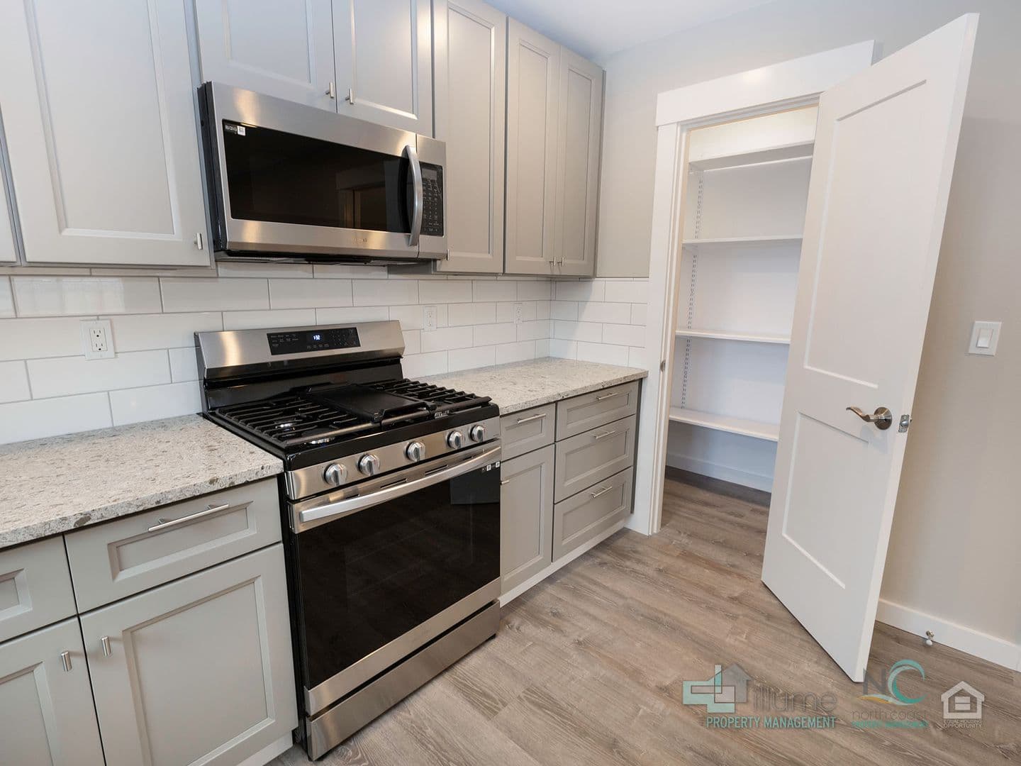 Seaside House: 521 S. Edgewood- Unit B