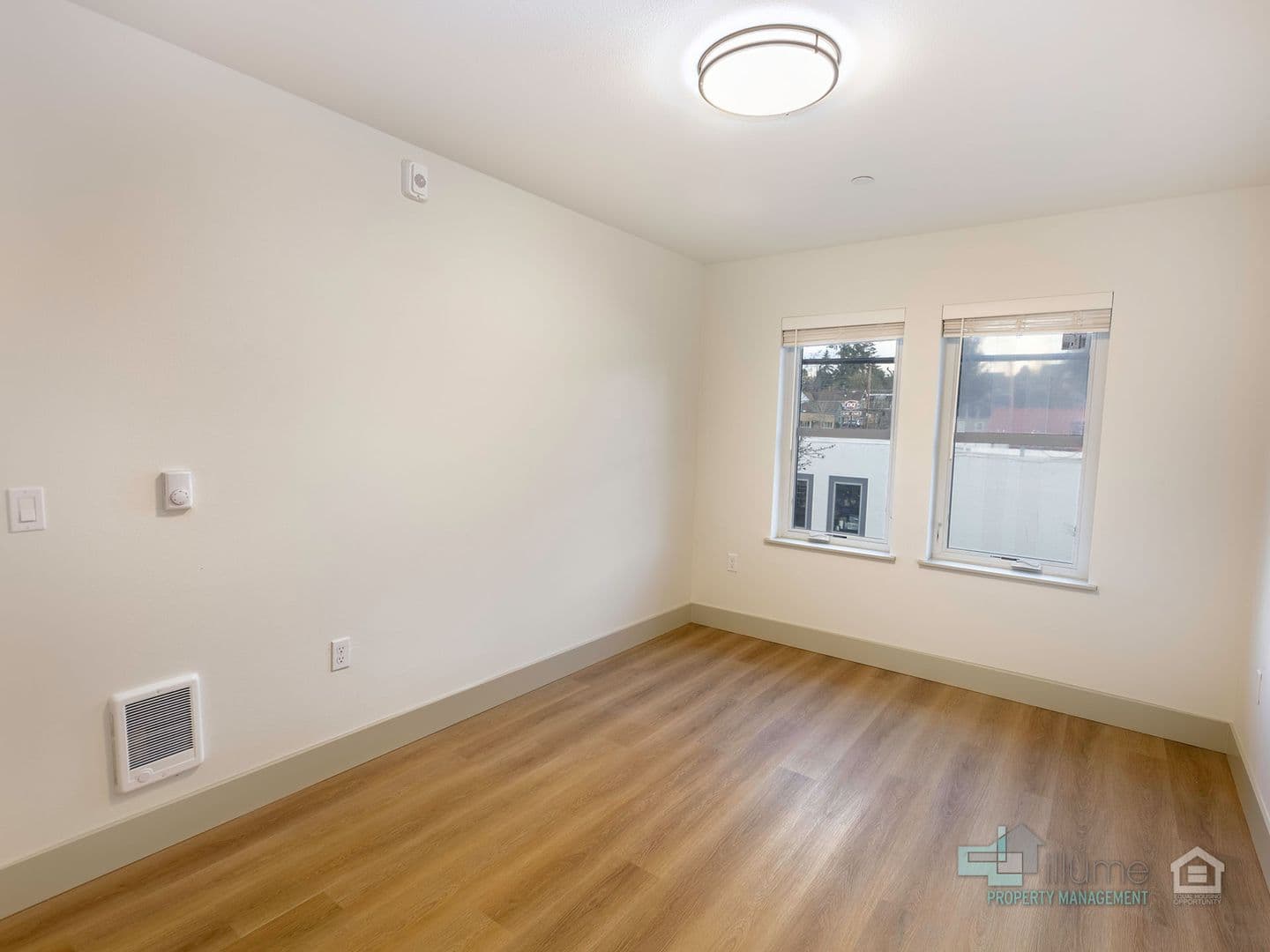 Oregon City Apartment: 617 Monroe Street