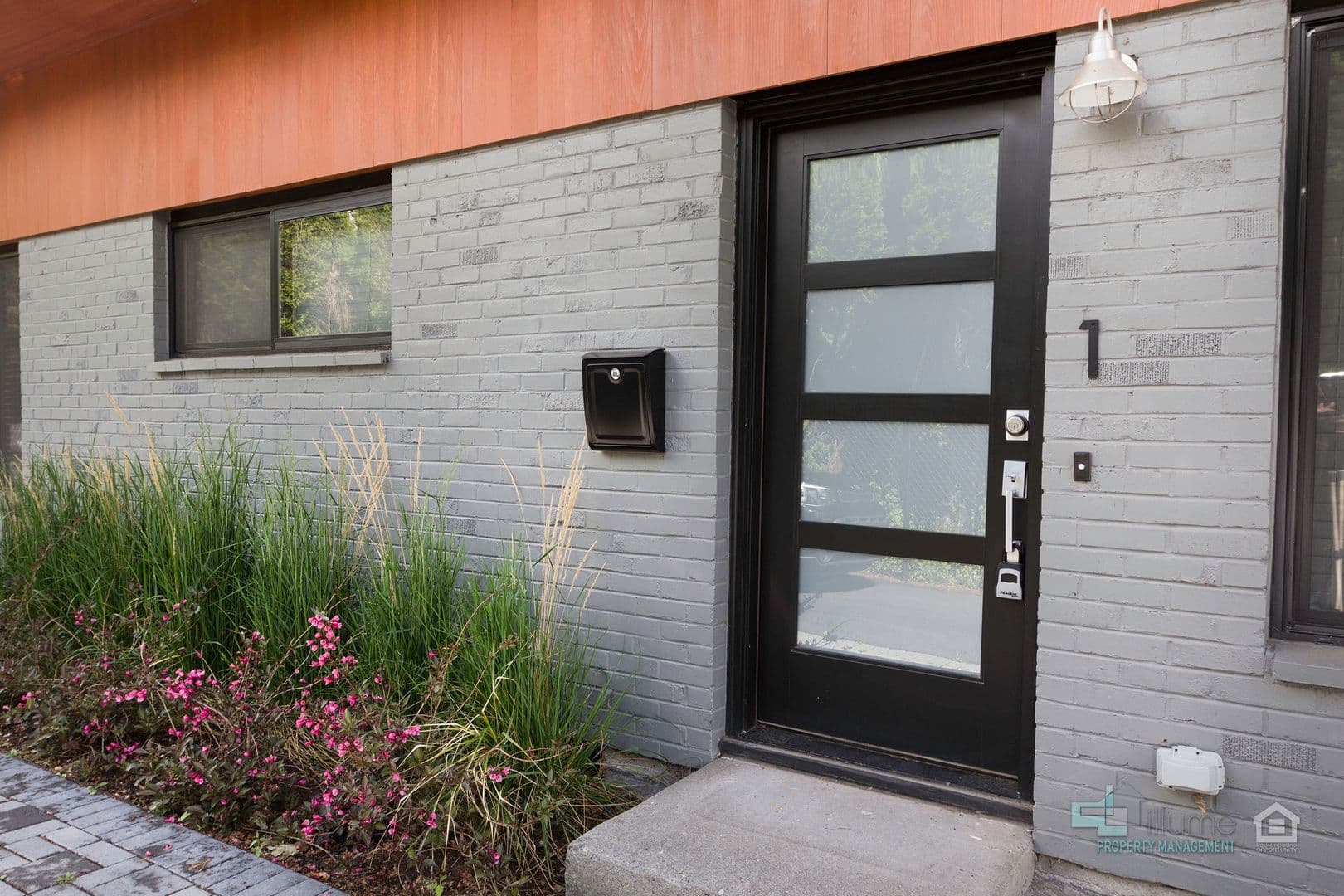 Milwaukie Apartment: 2425 SE Monroe St.