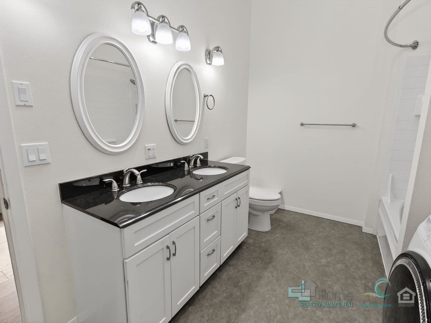 Seaside Apartment: 849 1st Ave