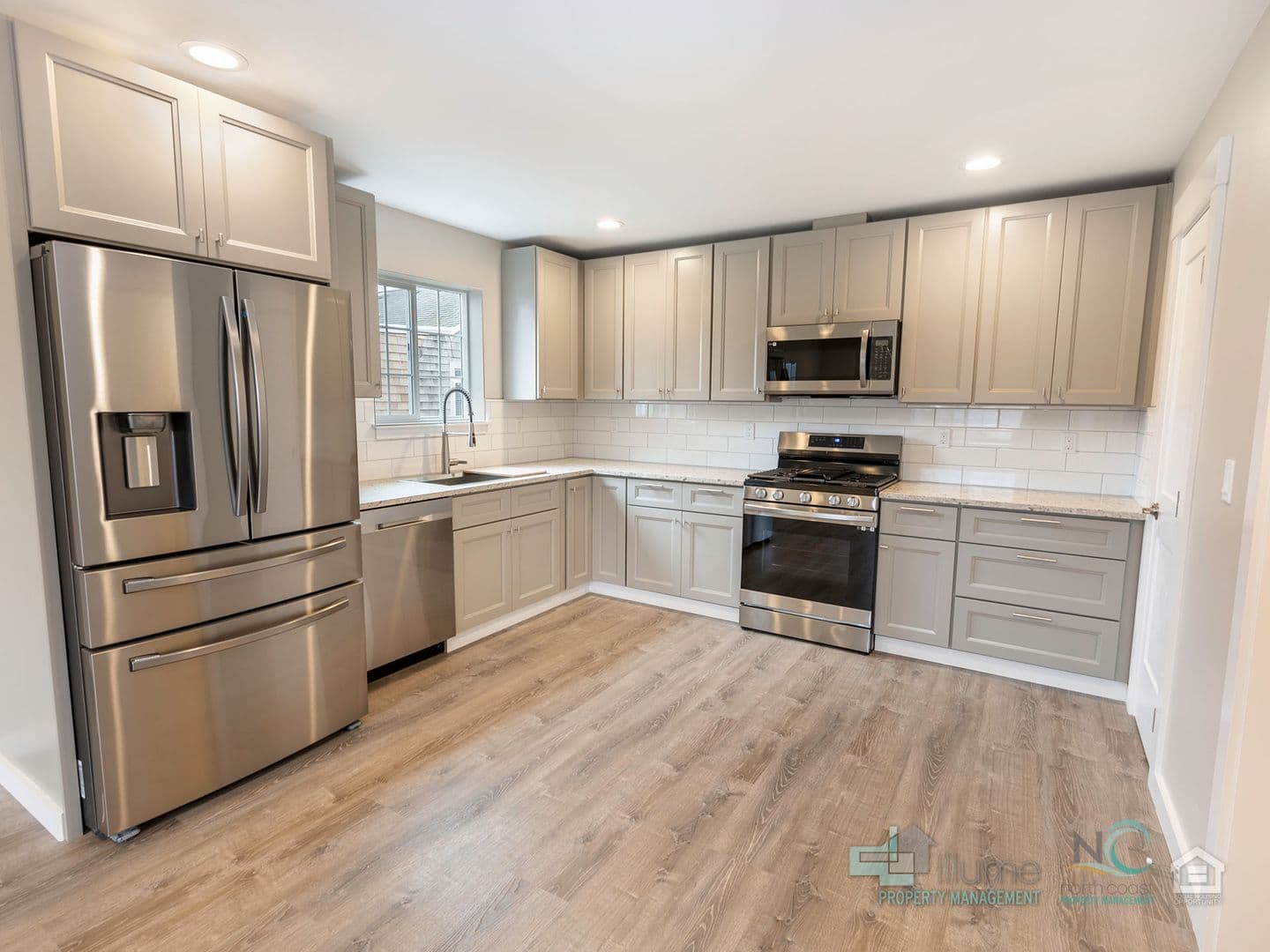 Seaside House: 521 S. Edgewood- Unit B