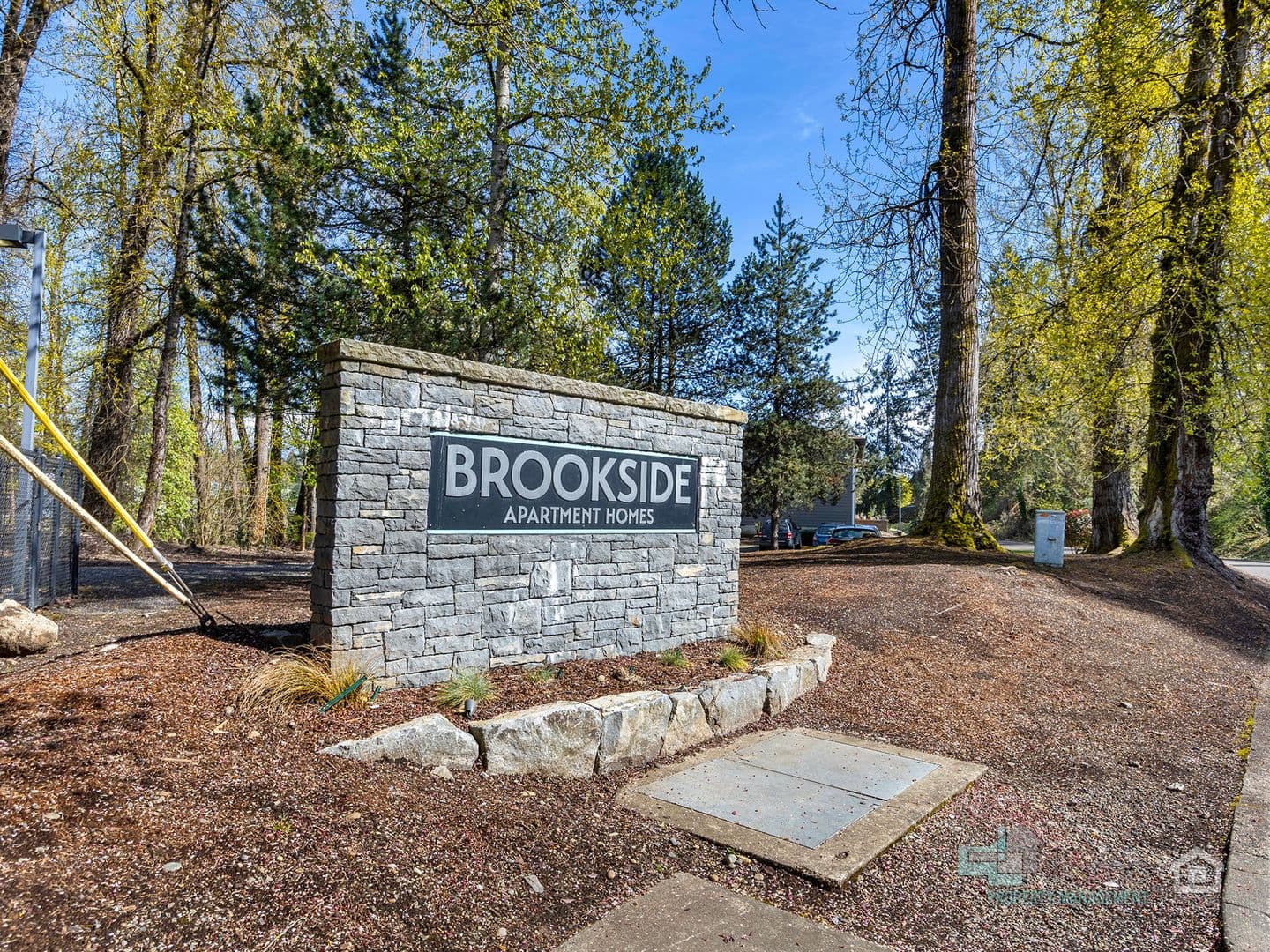 Milwaukie Apartment: 4611 SE Brookside Dr
