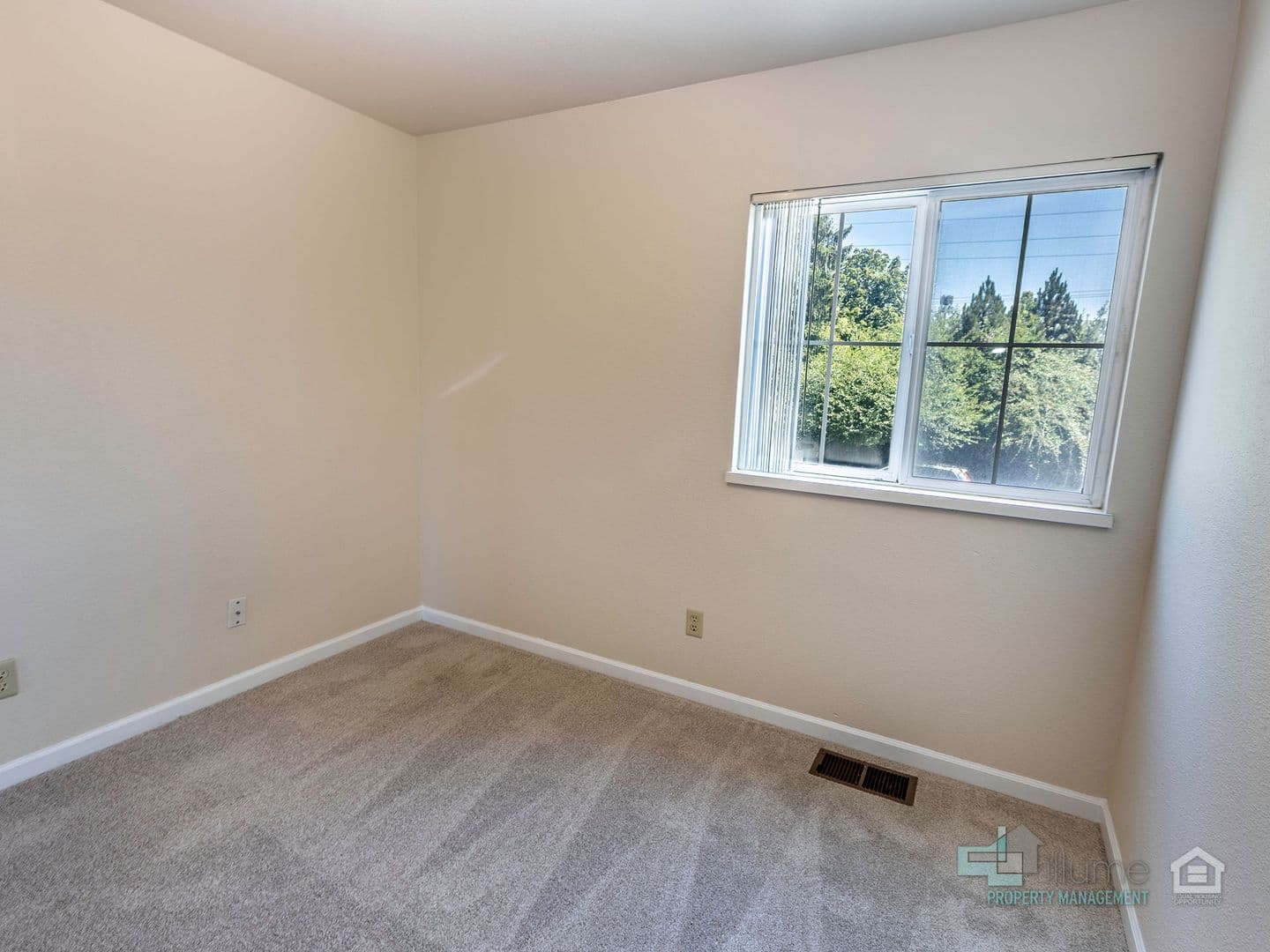 Salem Apartment: 3489 - 3493 Hawthorne Ave. NE