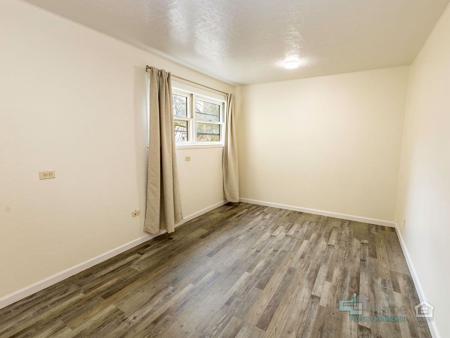 Salem Apartment: 365 16th St SE