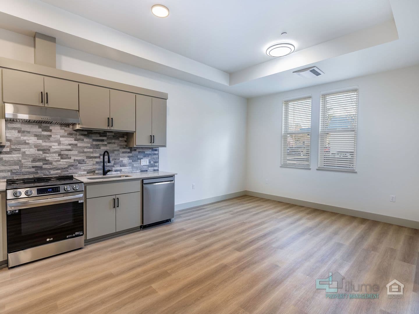 Oregon City Apartment: 617 Monroe Street