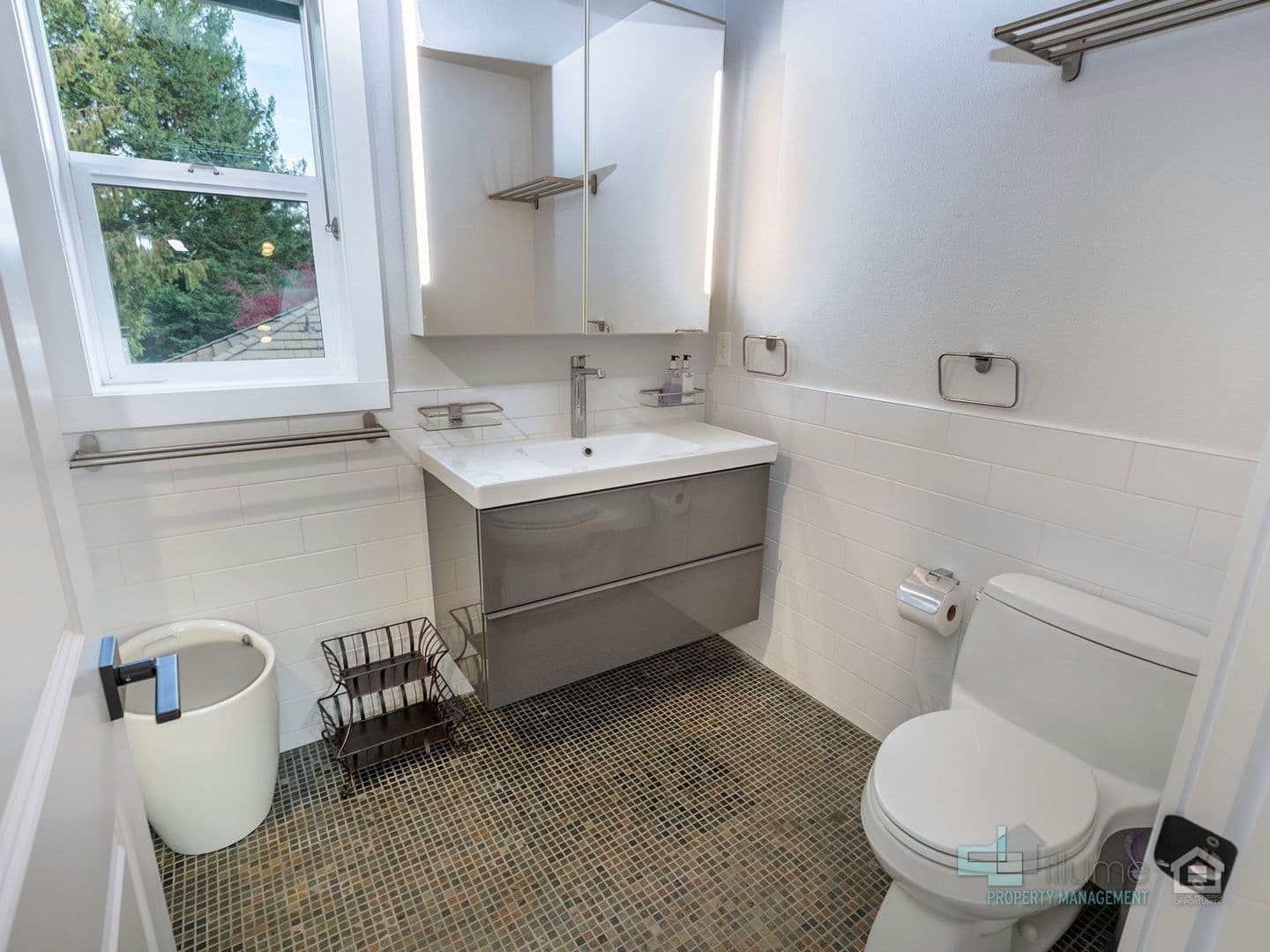 Lake Oswego House: 35 Oriole Lane