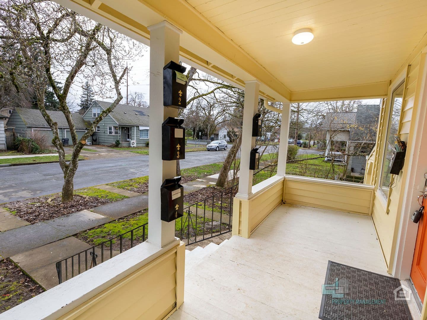 Salem Apartment: 365 16th St SE