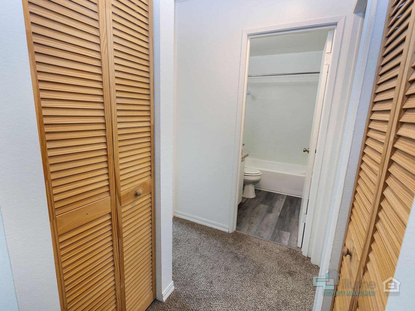 Milwaukie Apartment: 4611 SE Brookside Dr