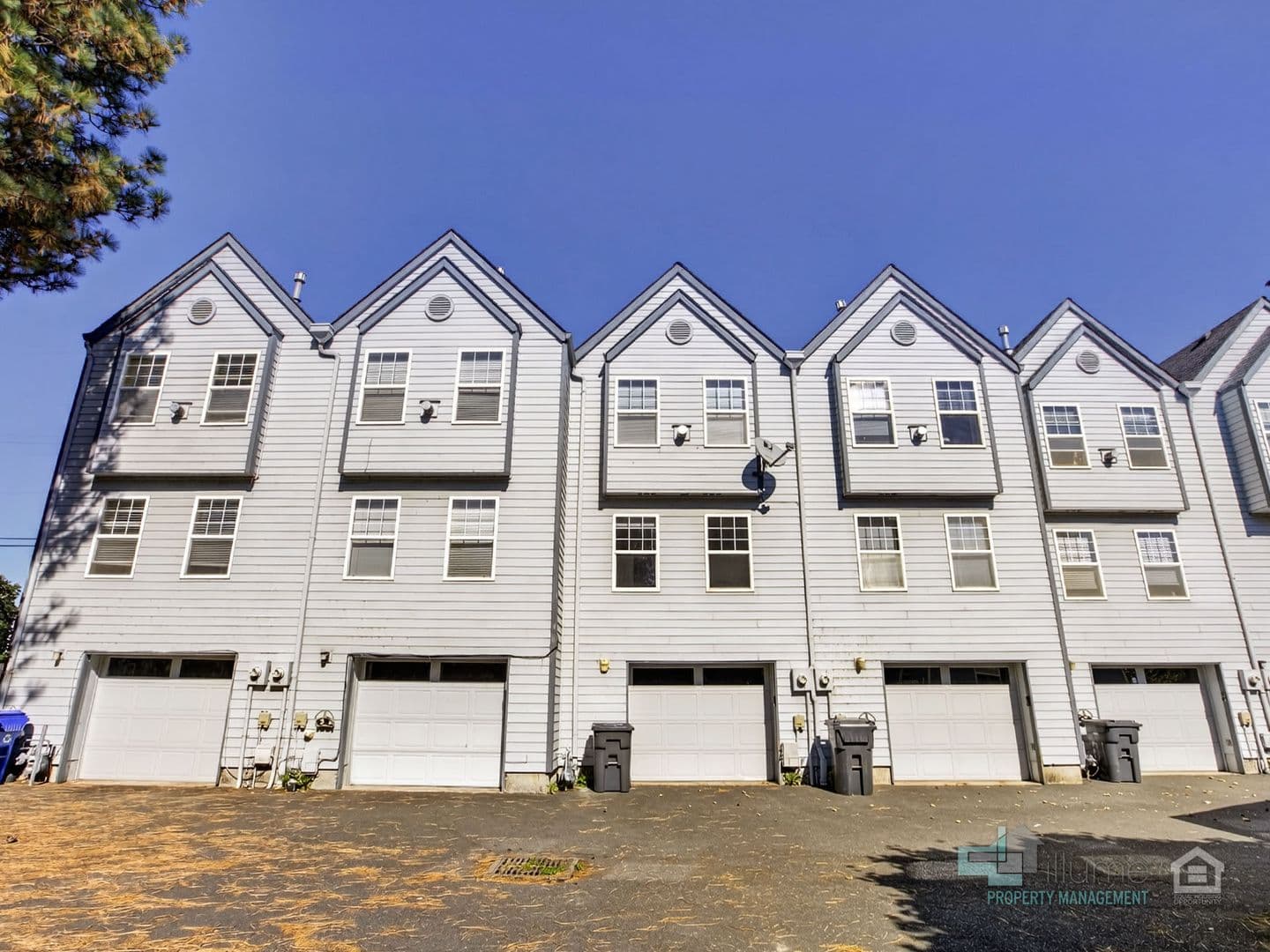 Portland Apartment: 220-244 NE Bridgeton Rd