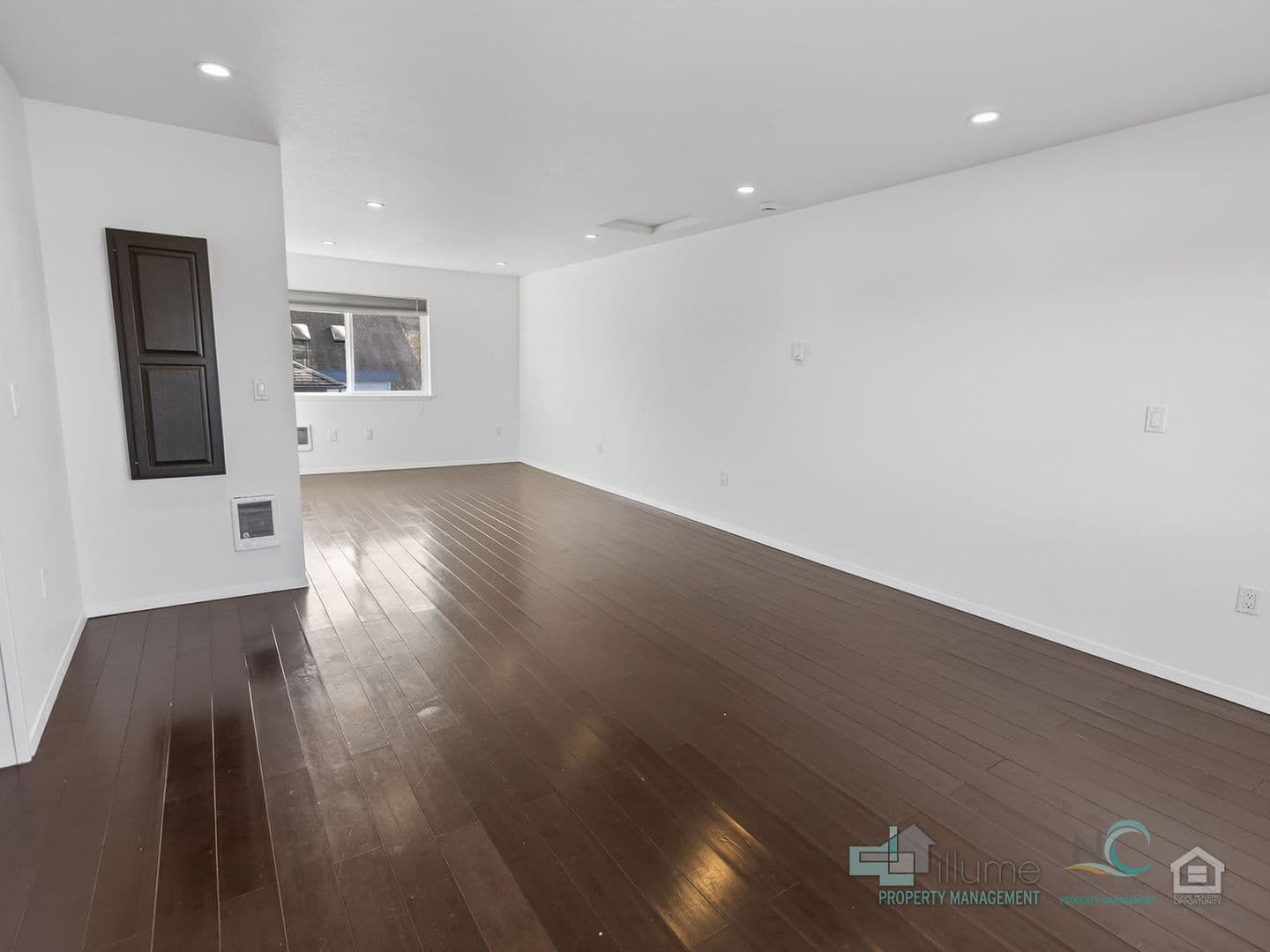Seaside Apartment: 849 1st Ave