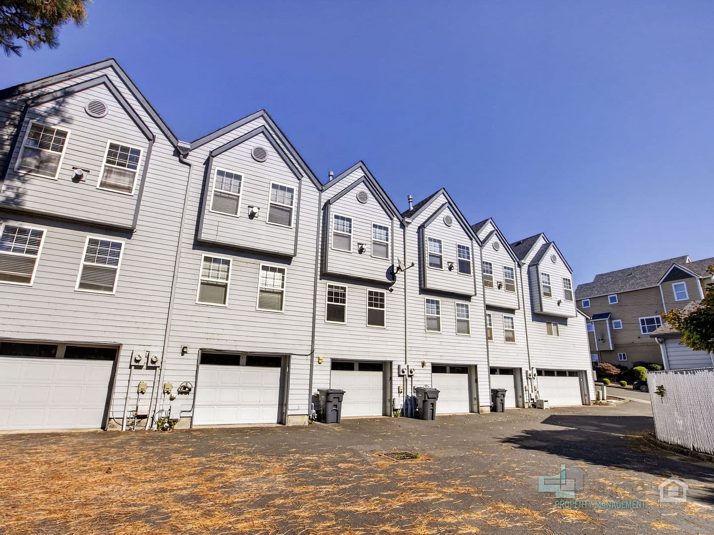 Portland Apartment: 220-244 NE Bridgeton Rd