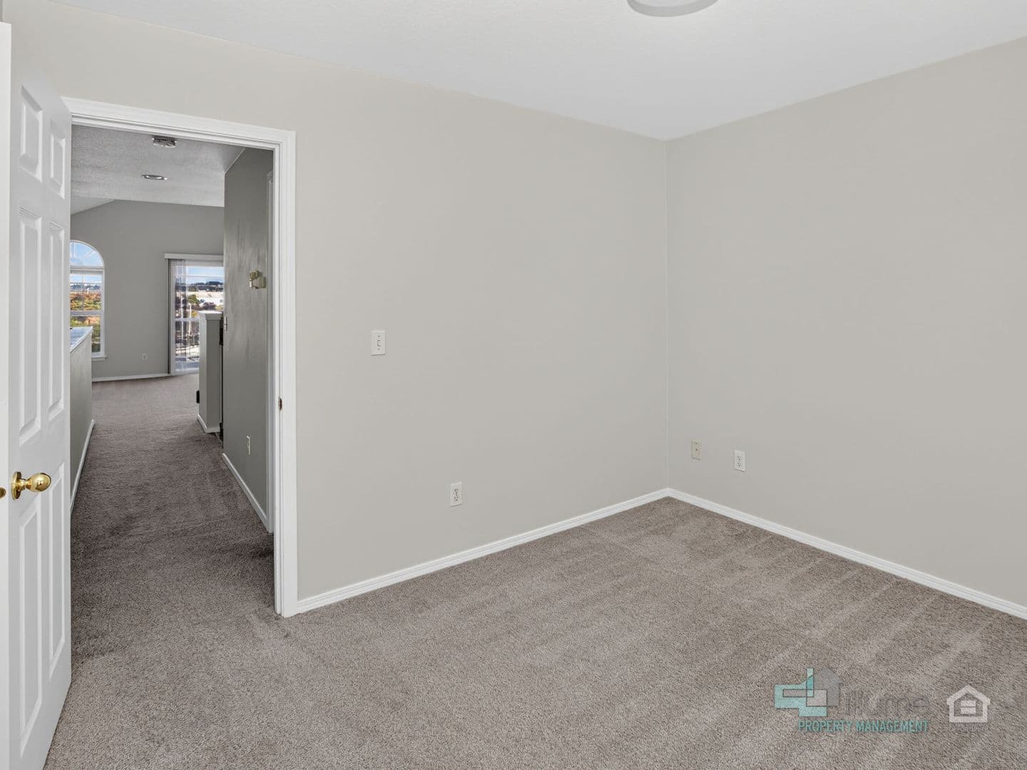 Portland Apartment: 220-244 NE Bridgeton Rd