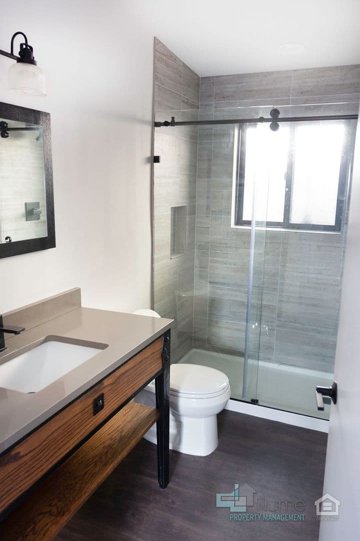 Milwaukie Apartment: 2425 SE Monroe St.