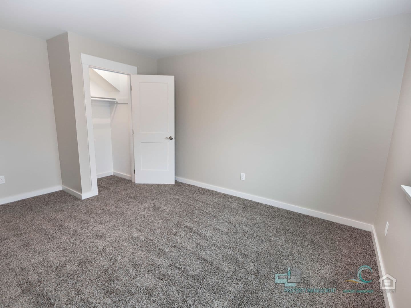 Seaside House: 521 S. Edgewood- Unit B