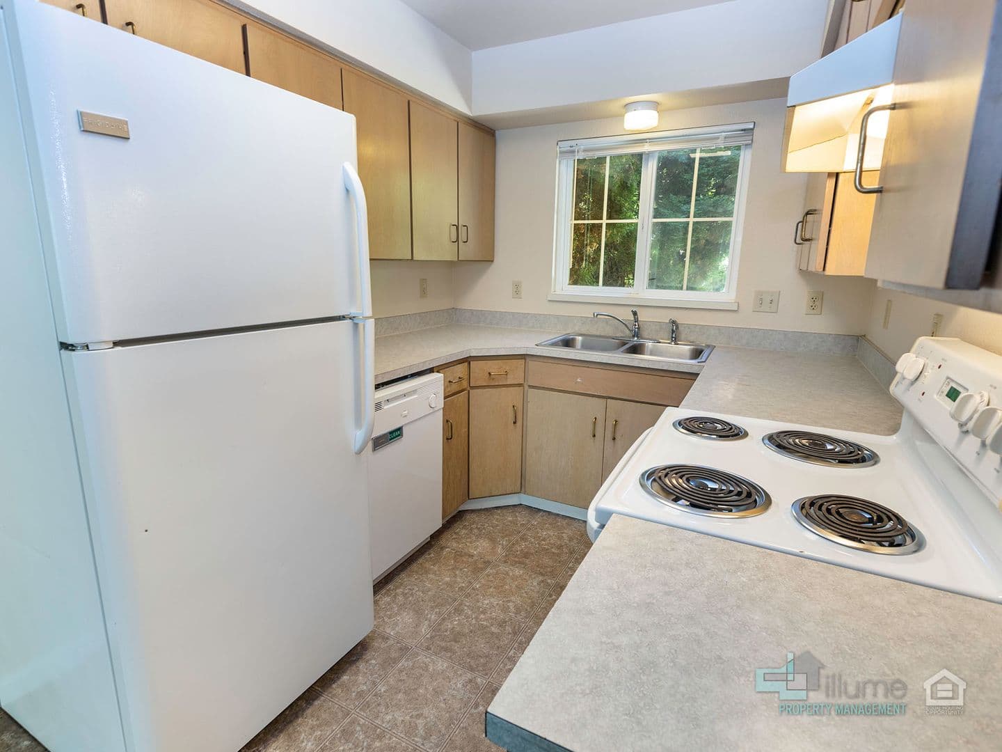 Salem Apartment: 3489 - 3493 Hawthorne Ave. NE