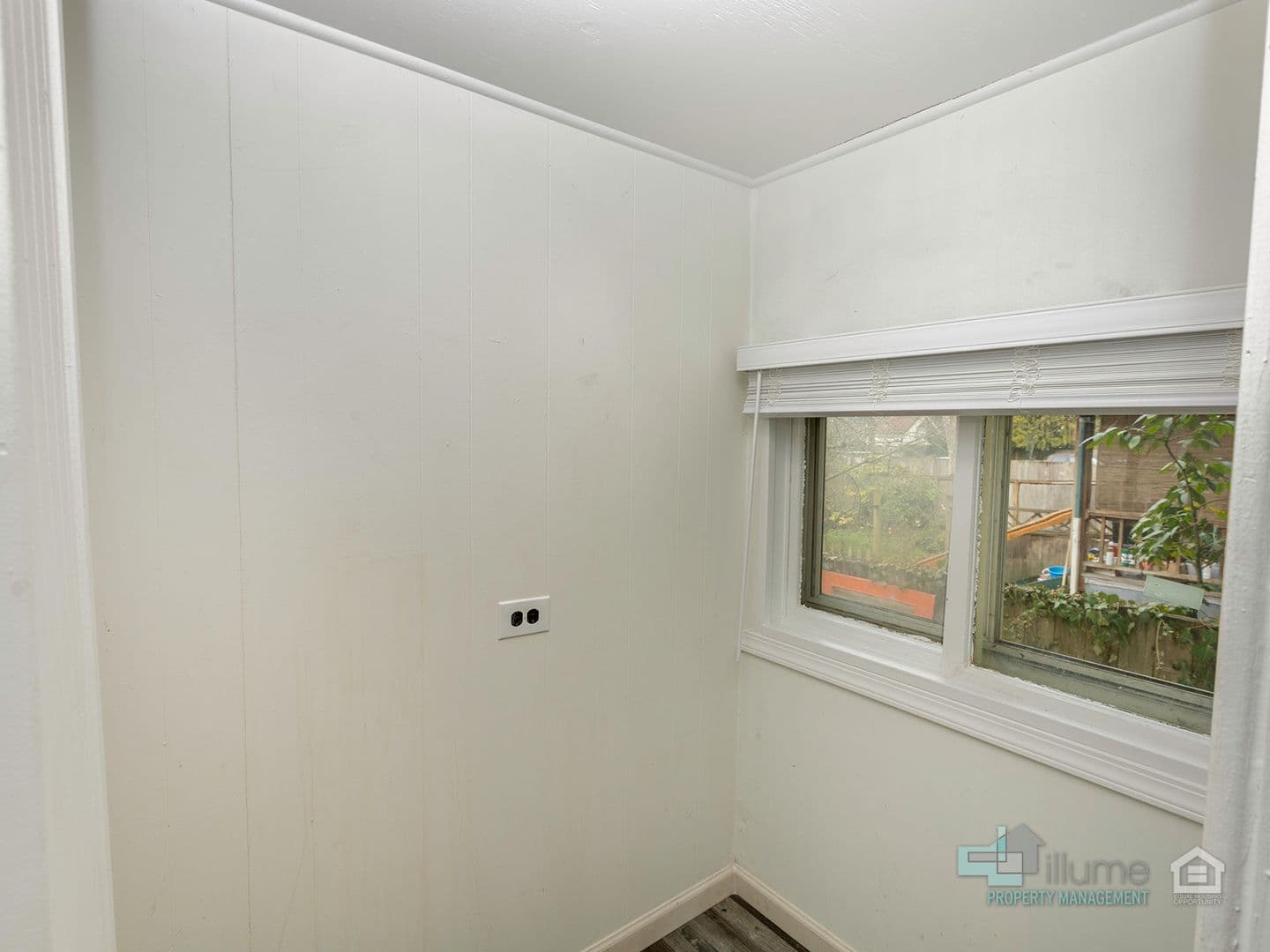 Salem Apartment: 365 16th St SE