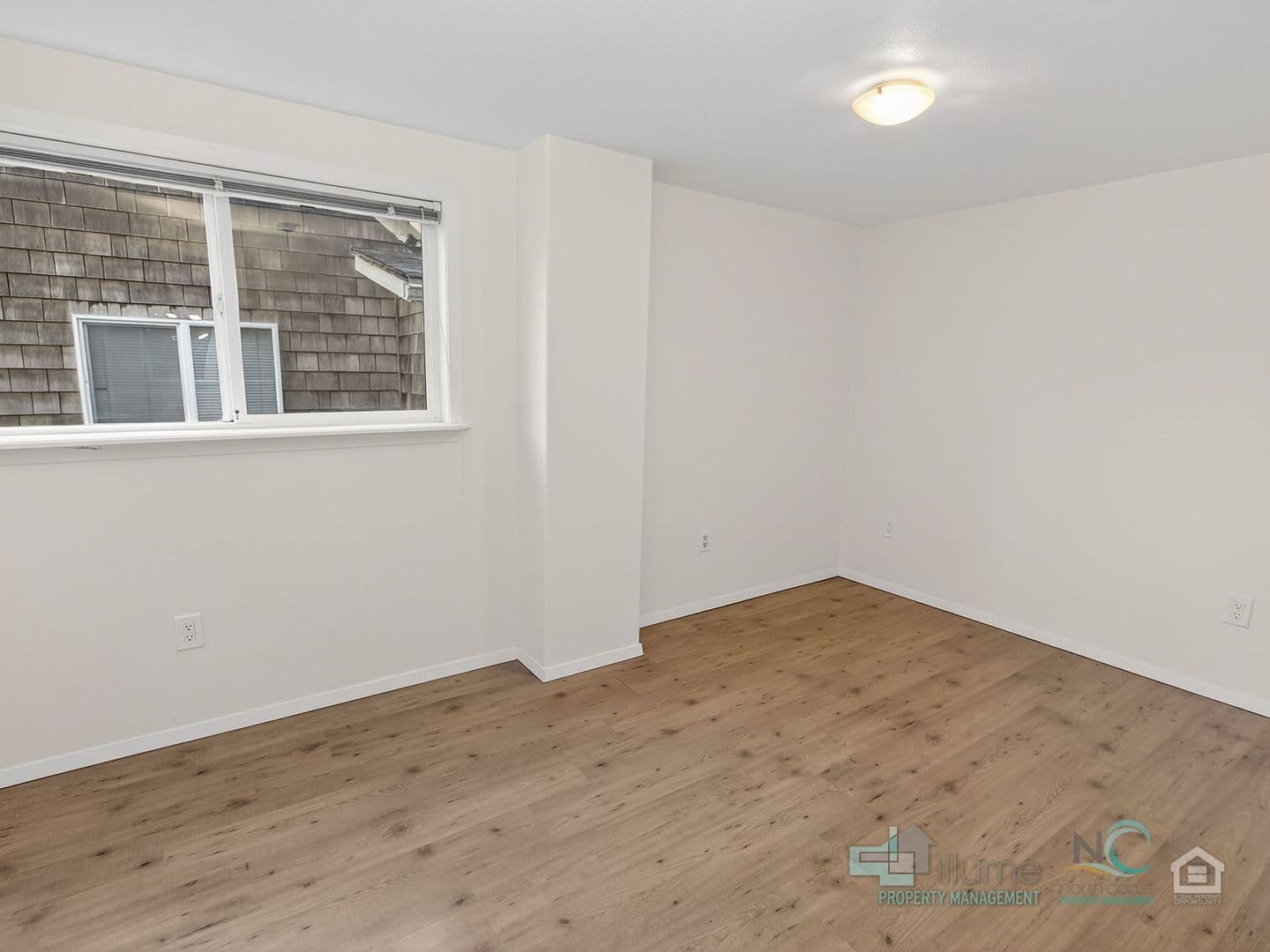 Seaside Apartment: 849 1st Ave