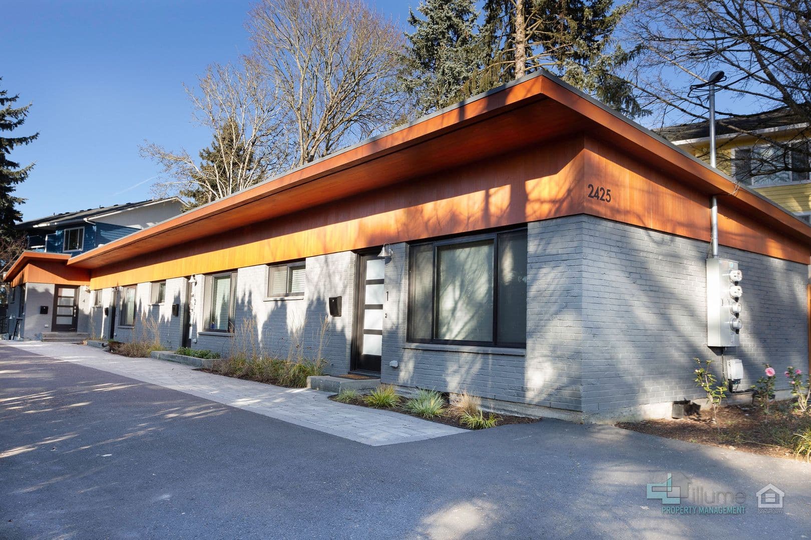 Milwaukie Apartment: 2425 SE Monroe St.