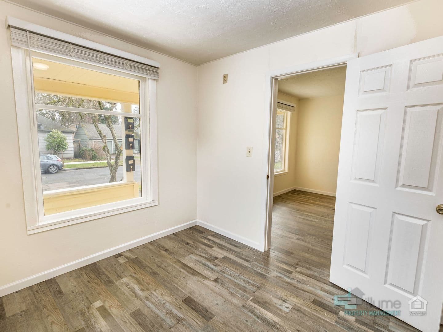 Salem Apartment: 365 16th St SE