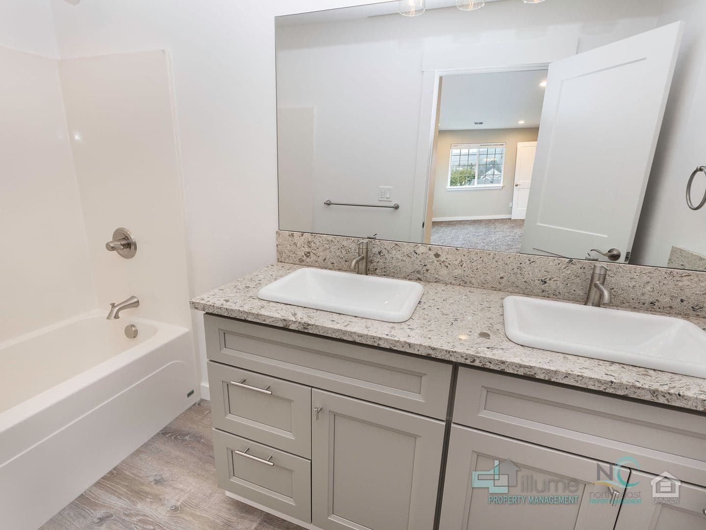 Seaside House: 521 S. Edgewood- Unit B