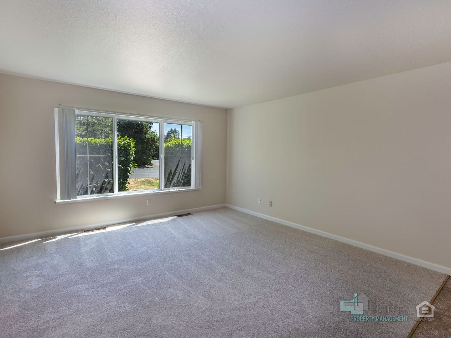 Salem Apartment: 3489 - 3493 Hawthorne Ave. NE
