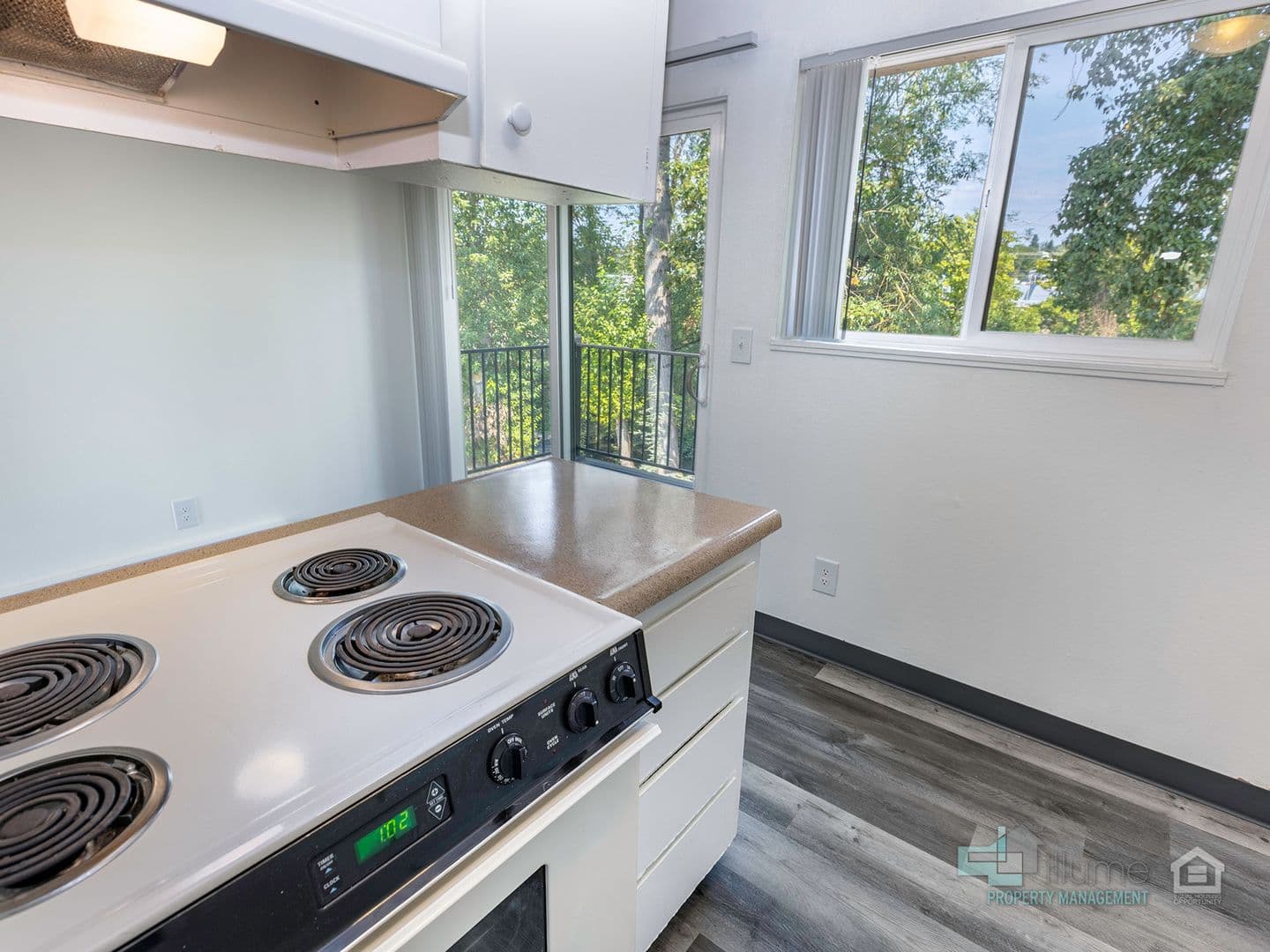 Milwaukie Apartment: 4611 SE Brookside Dr