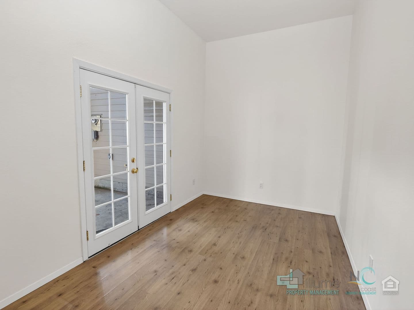 Seaside Apartment: 849 1st Ave