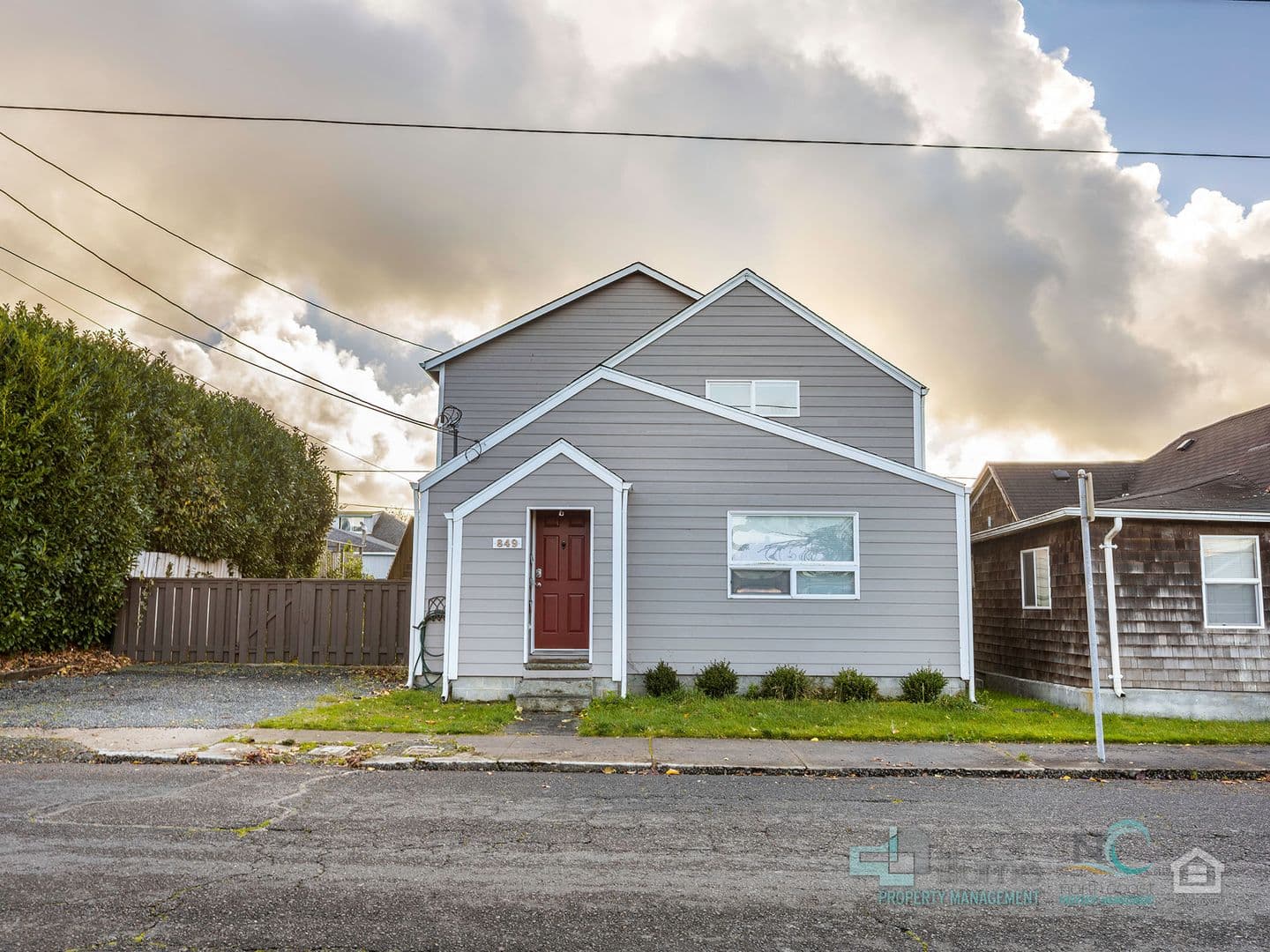 Seaside Apartment: 849 1st Ave
