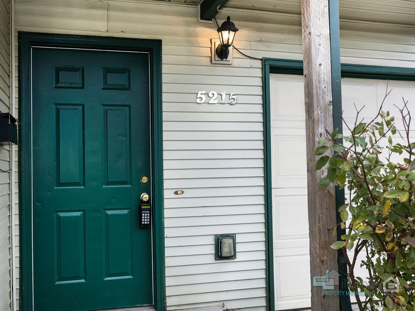 Portland House: 5215 SE Pardee St.
