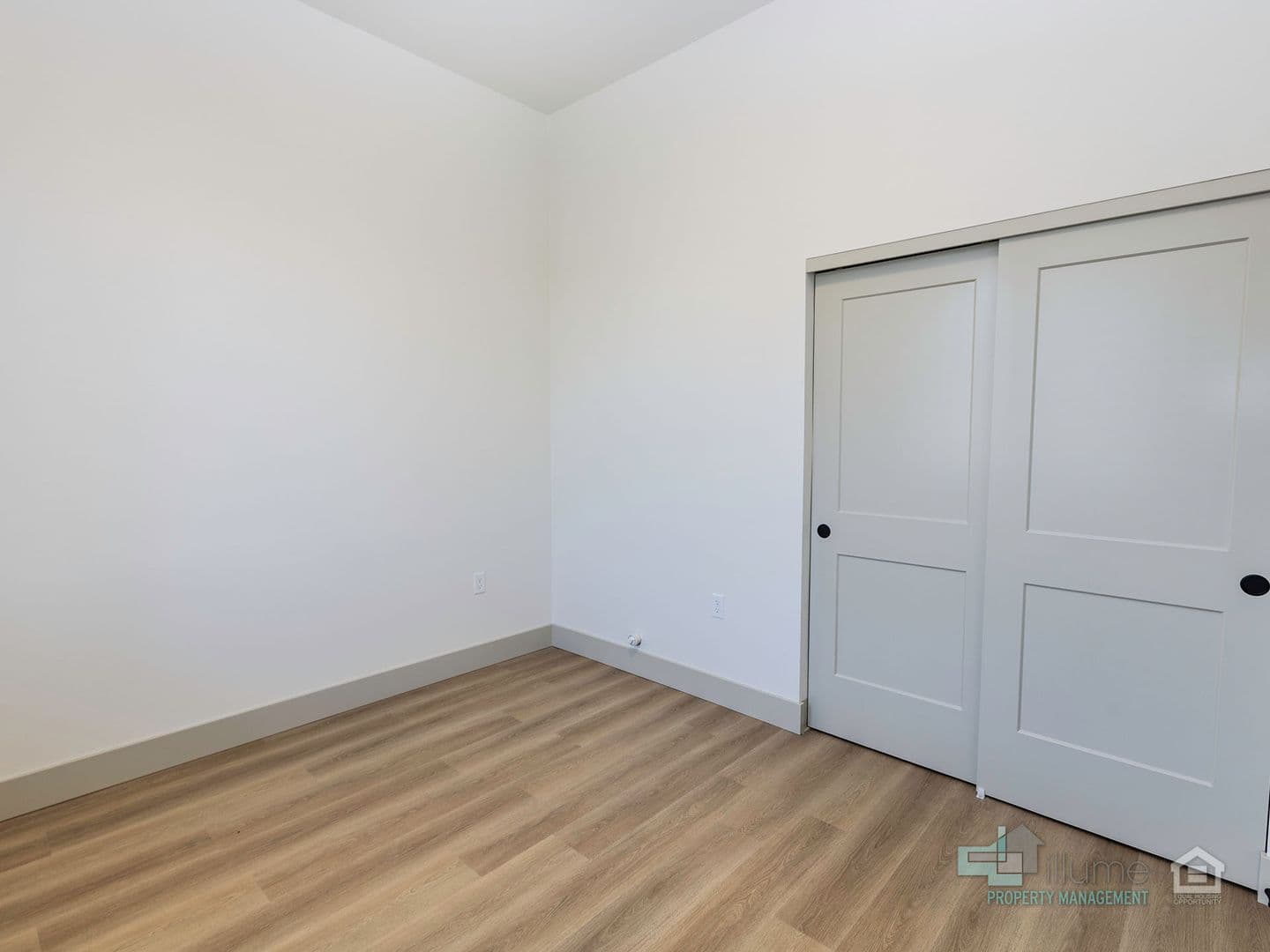 Oregon City Apartment: 617 Monroe Street