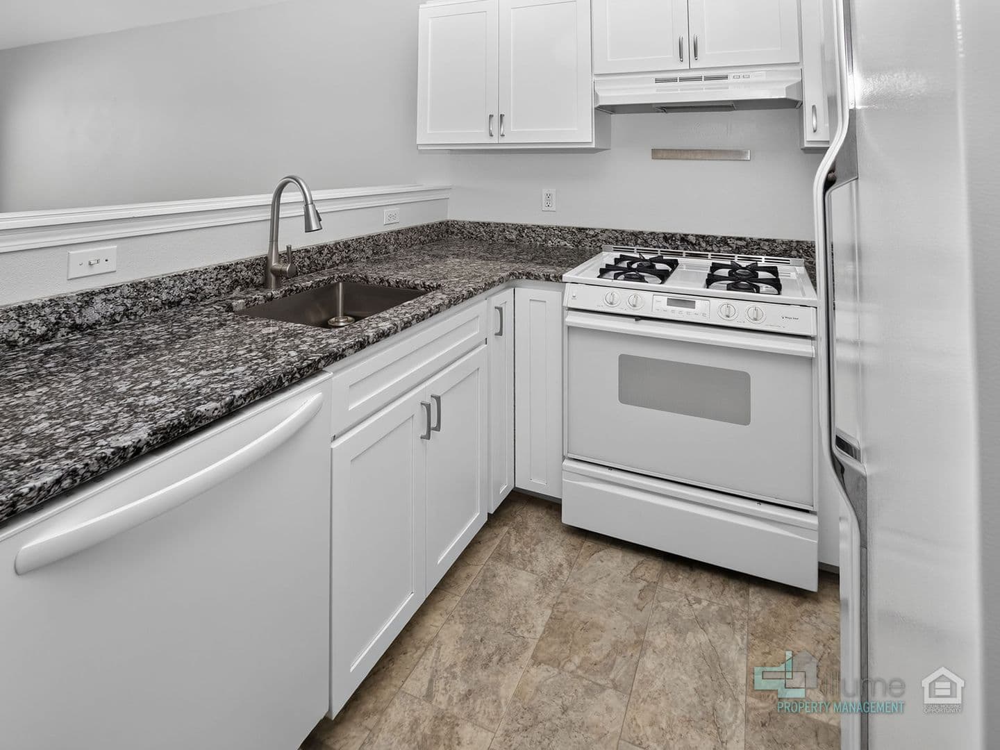 Portland Apartment: 220-244 NE Bridgeton Rd