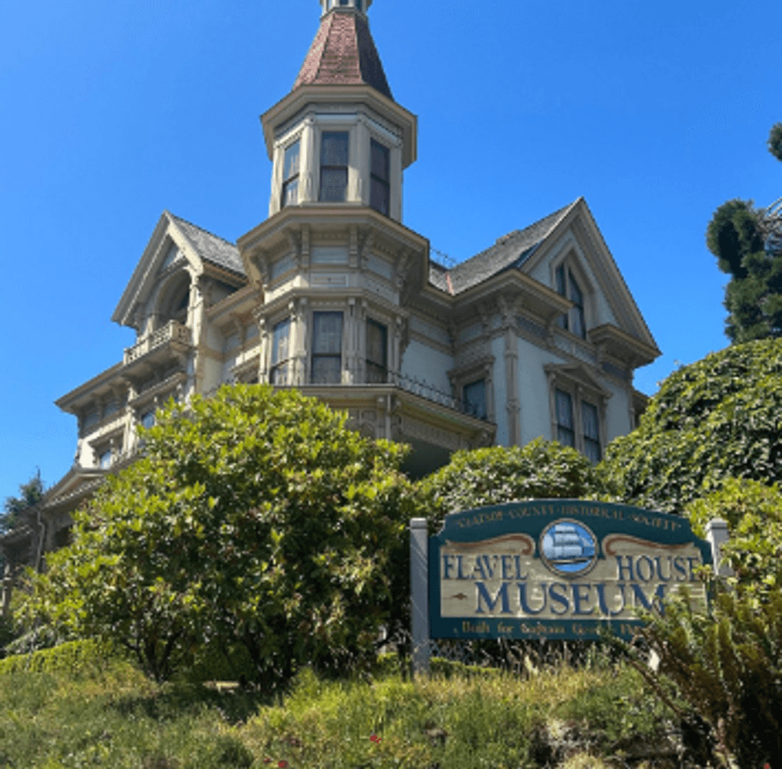Astoria Apartment: 92306 Clover Rd