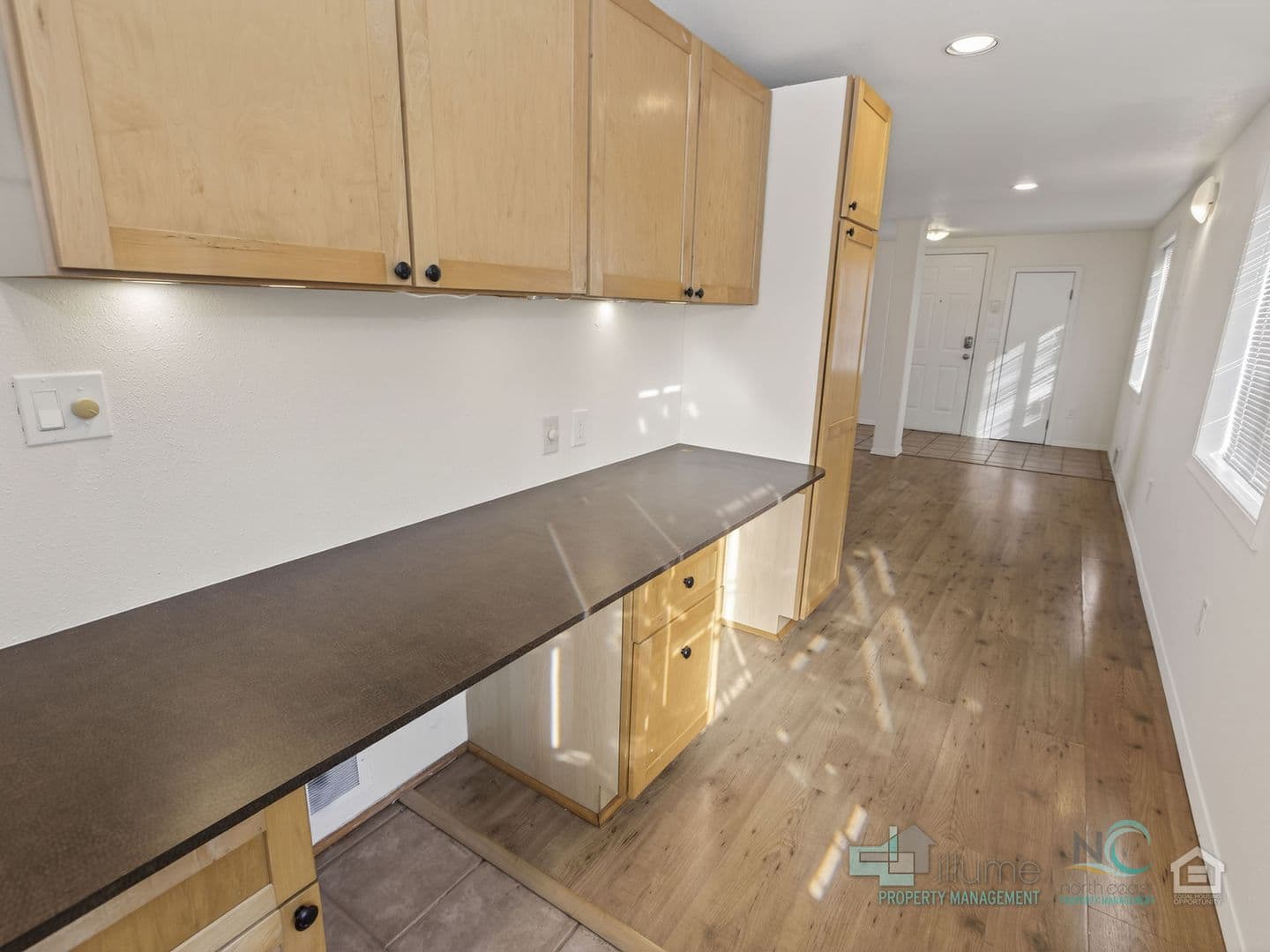 Seaside Apartment: 849 1st Ave